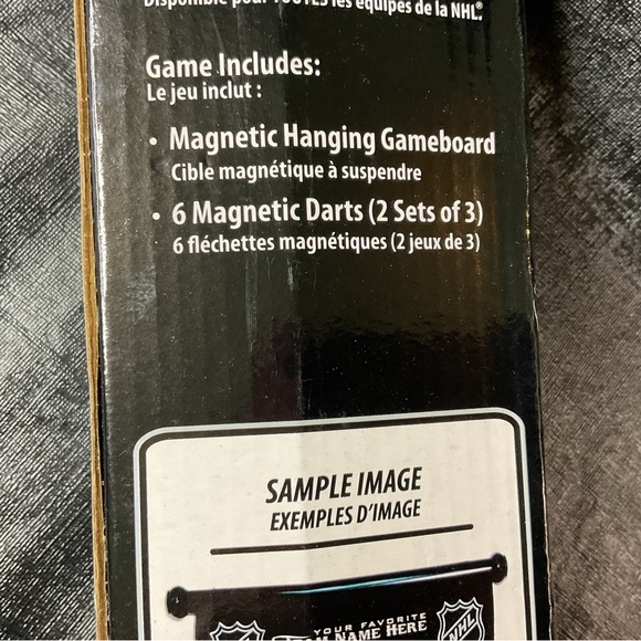 Vintage Edmonton Oilers Magnetic DART BOARD Wall Hanging Art NHL Rare New in
Box - Picture 5 of 7